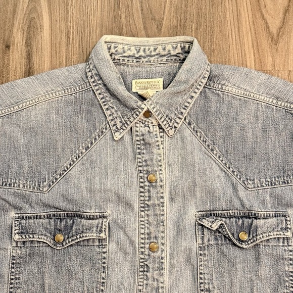 Banana Republic Tops - Vtg Banana Republic Safari Travel Denim Western Shirt Pearl Snap Cut Sleeves 14